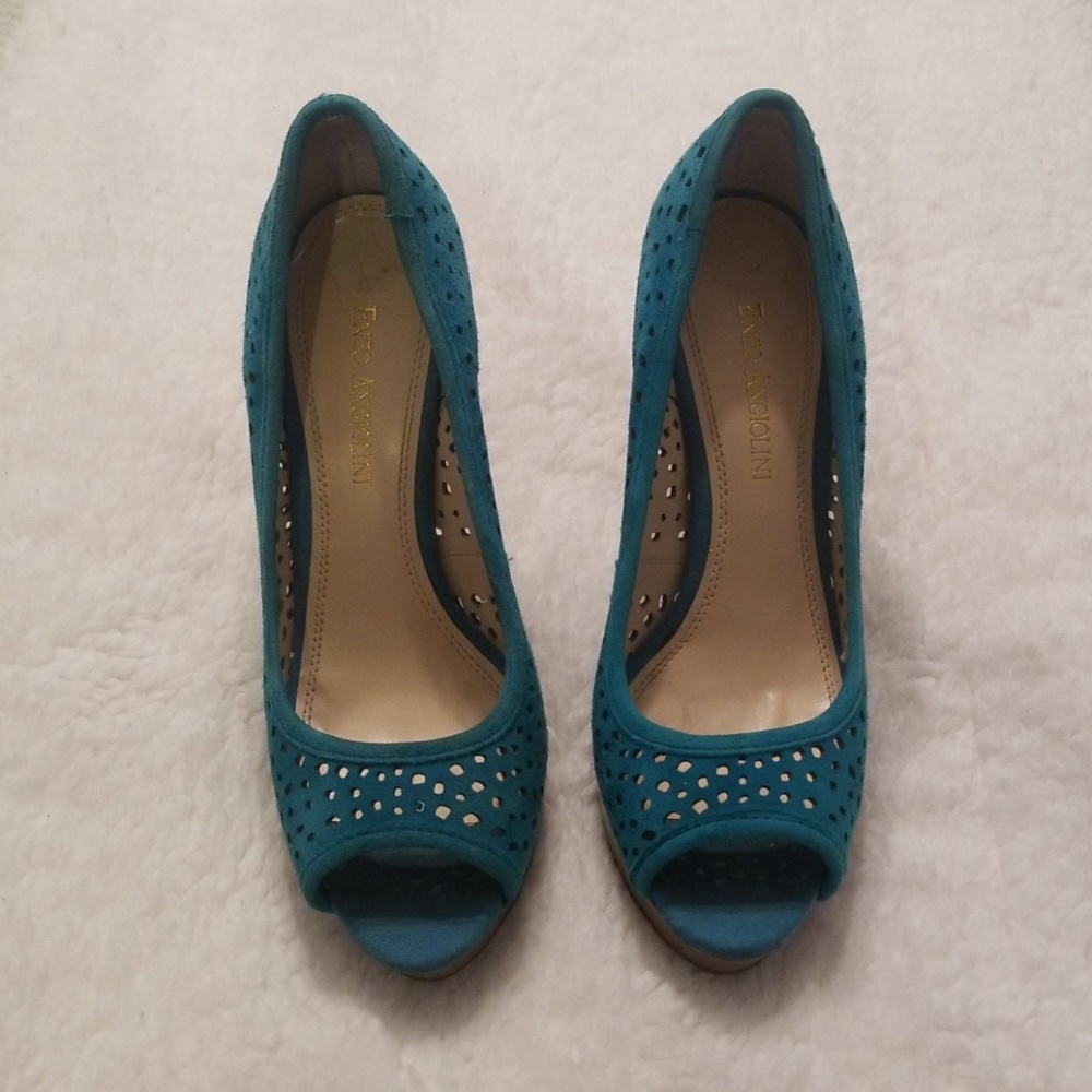 Enzo Angiolini Turquoise Suade Pumps Size 6.5